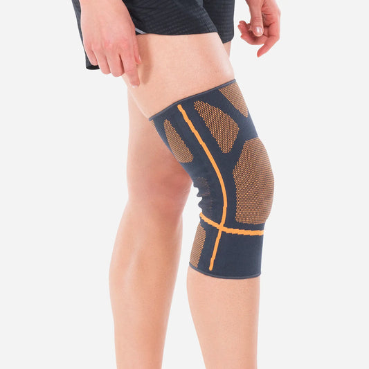 LIVARO knäskydd på kvinna